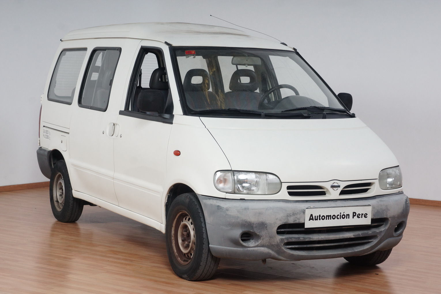 Nissan Vanette Cargo 2.3 Diesel. 8 Plazas