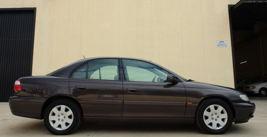 OPEL OMEGA 2.2i 144 CV "ELEGANCE"