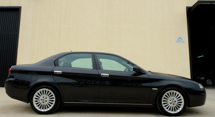 ALFA ROMEO 166 2.4 JTD 175 CV