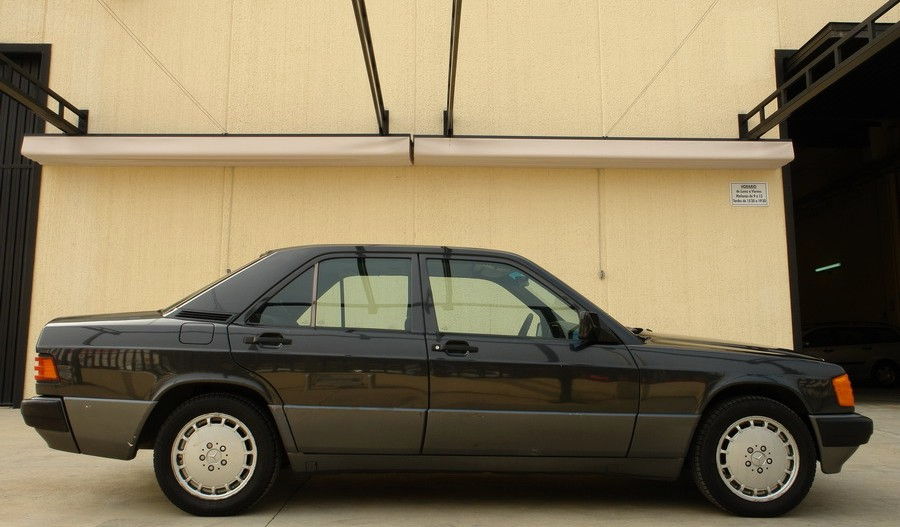 MERCEDES BENZ 190 E 2.6i 160 CV. NACIONAL.