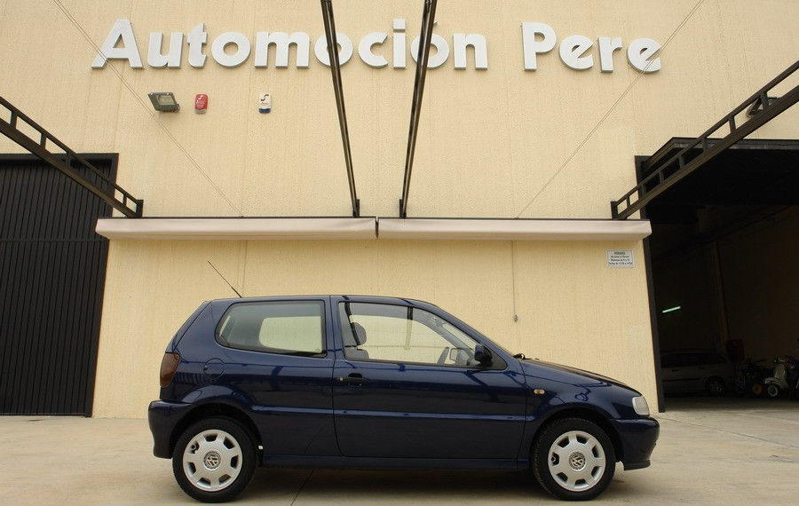 VOLKSWAGEN  POLO 1.4i CONCEPTLINE