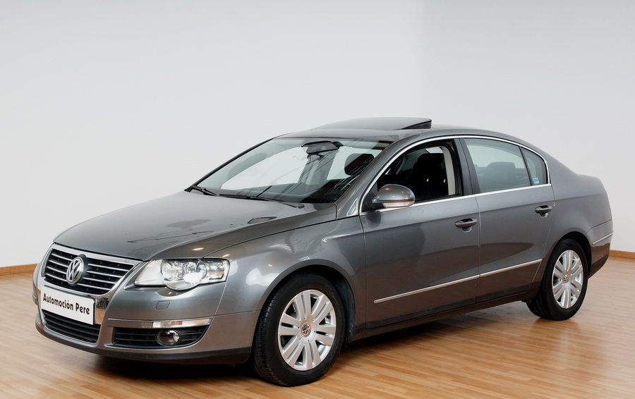 VOLKSWAGEN. PASSAT 2.0 TDI 140 CV DSG "HIGHLINE".