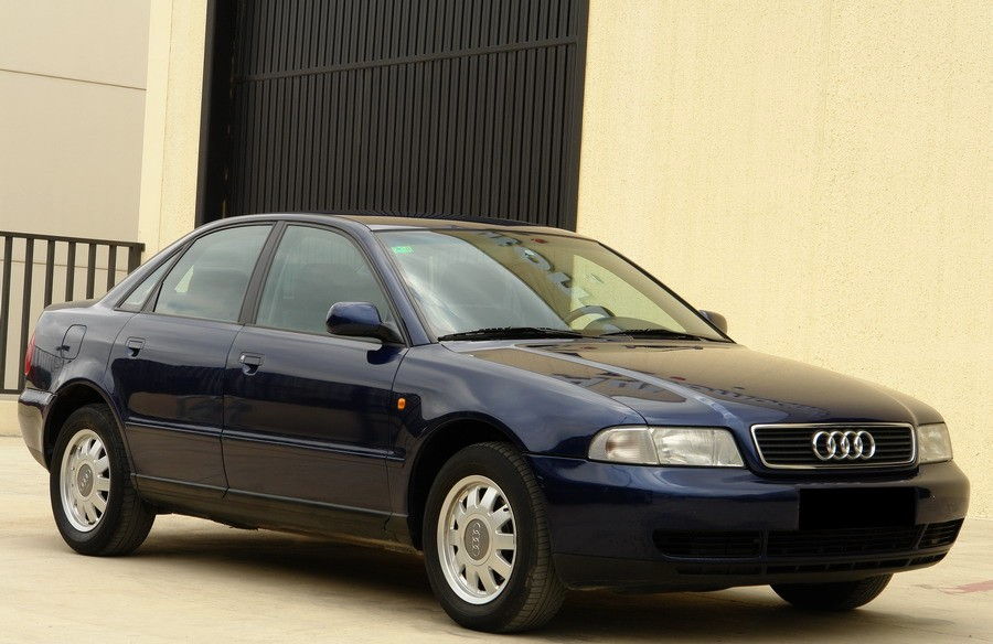 AUDI A4 1.8i 125 CV, NACIONAL