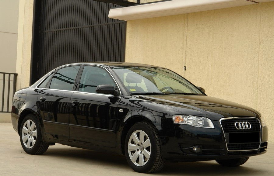 AUDI A4 2.5 TDI 163 CV, MULTITRONIC, SEMI-NUEVO. NACIONAL.