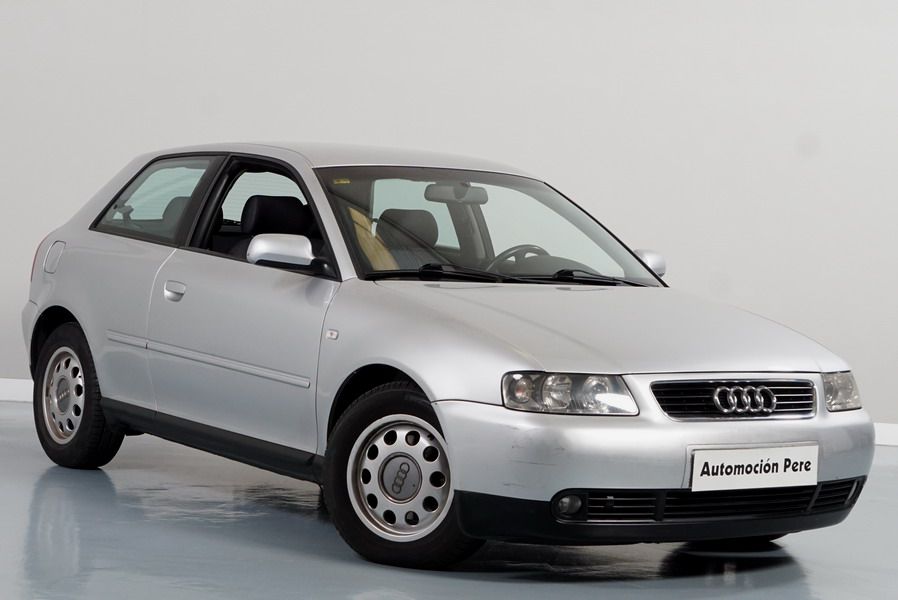 Audi A3 1.8i 125 CV Automático. Attraction. Nacional. 1 Solo Propietario.
