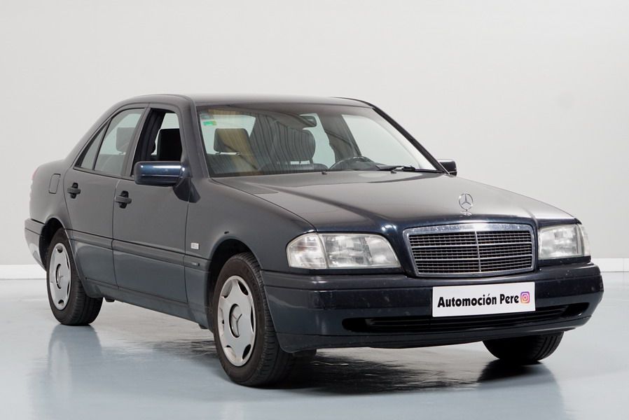 Mercedes Benz C180 Classic Automático. Único Propietario, Nacional, Pocos Kms.