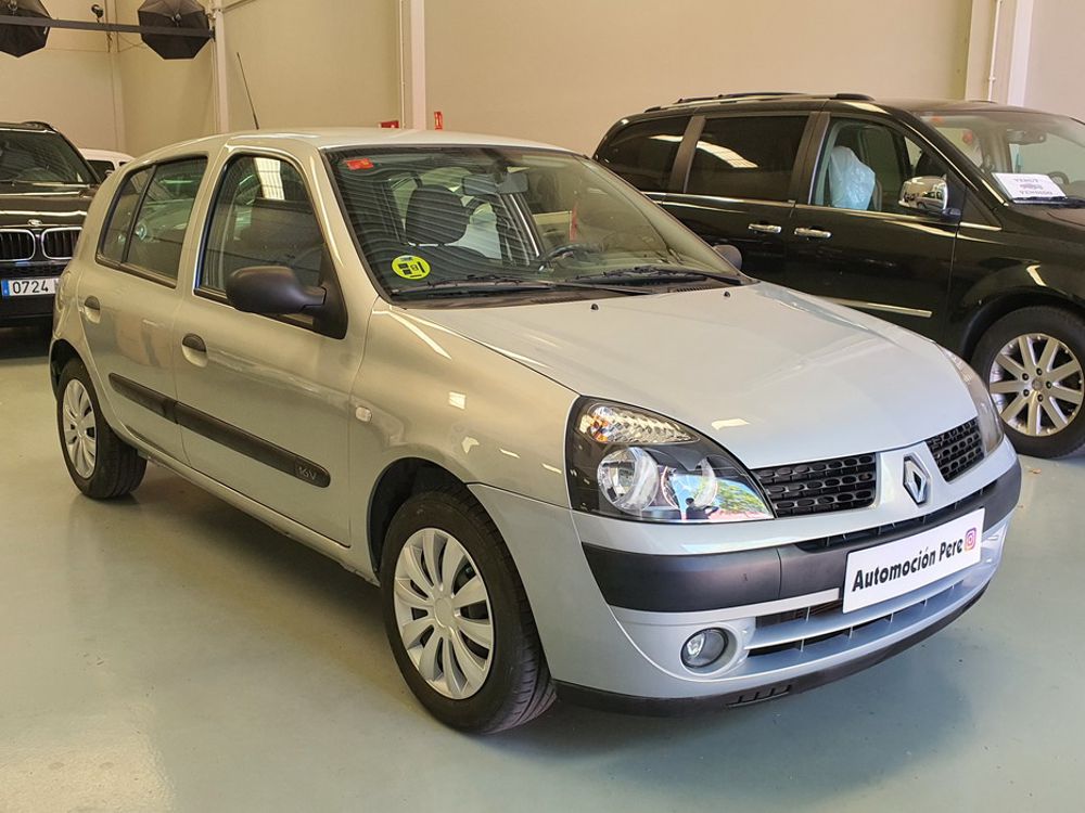 Renault Clio 1.2i 16V 75 CV Expressión. Única Propietaria. Pocos Kms- Económico y Garantía 1 Año.