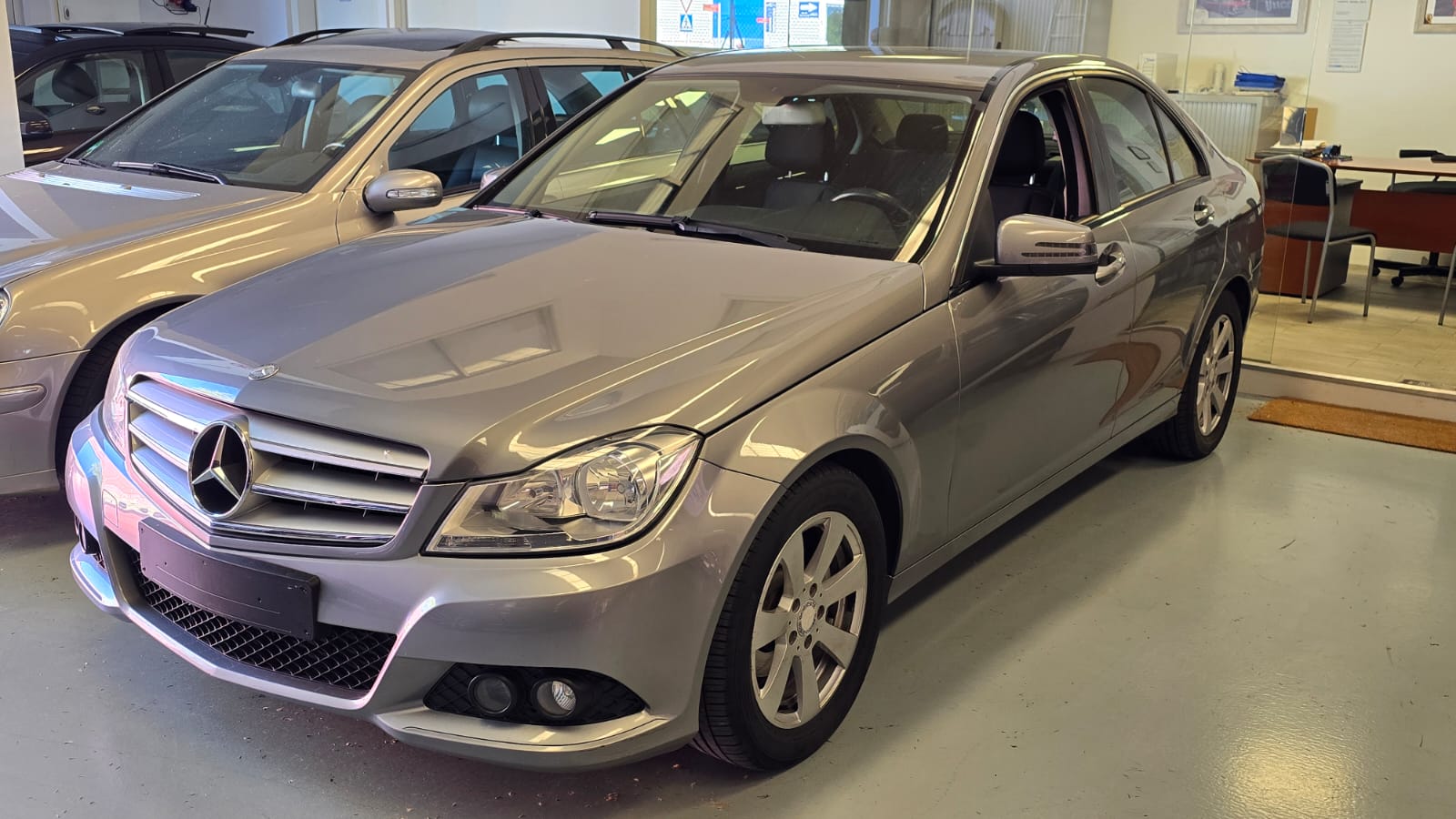 Nueva Recepción: Mercedes Benz C180 CDi 120 CV 6 Vel. BlueEFFICIENCY. Único Propietario. Revisiones Oficiales Mercedes.